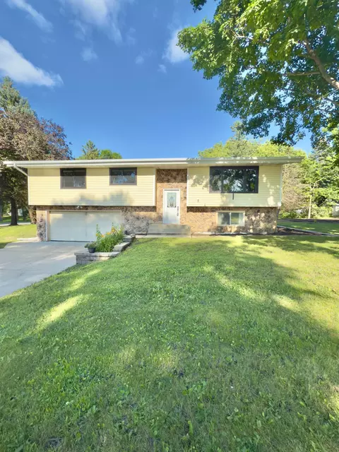 2001 25th St SW, Willmar, MN 56201