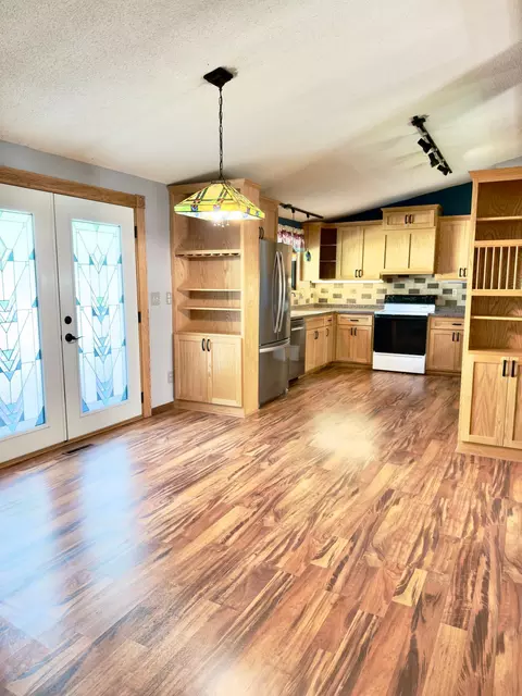 Kitchen - 2001 25th St SW, Willmar, MN 56201 photo 6 of 6