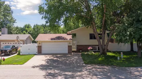 2396 Carlsbad Plz, Woodbury, MN 55125