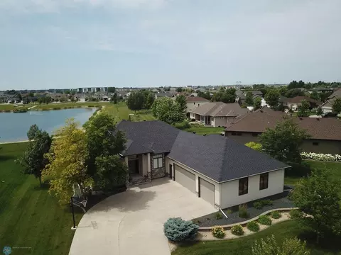 4703 Woodhaven St S, Fargo, ND 58104