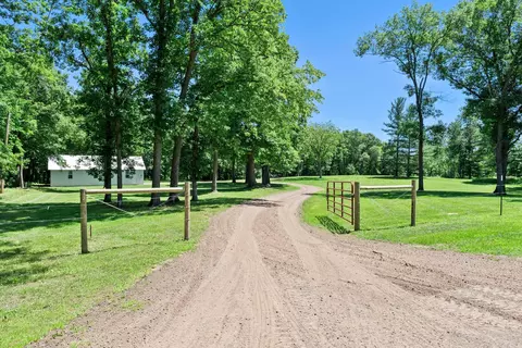 000 Oslin Rd, Mora, MN 55051