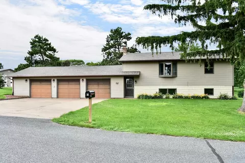32 W 21st St, Cochrane, WI 54622