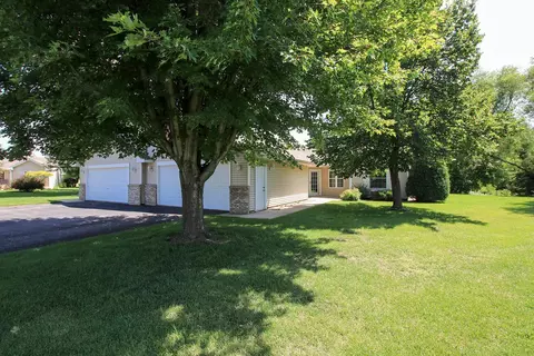 841 Greensview Ct NW, Hutchinson, MN 55350