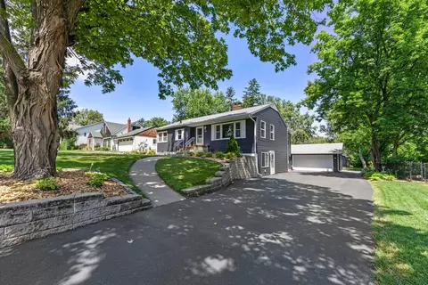 951 Orchard Ln, Roseville, MN 55113