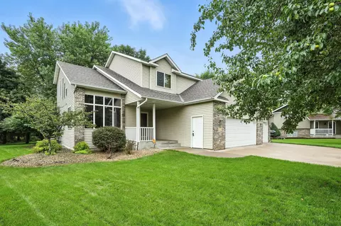 93 10th St S, Sartell, MN 56377