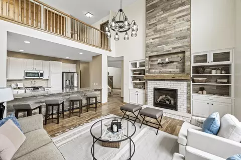 8529 Savanna Oaks Ln, Woodbury, MN 55125