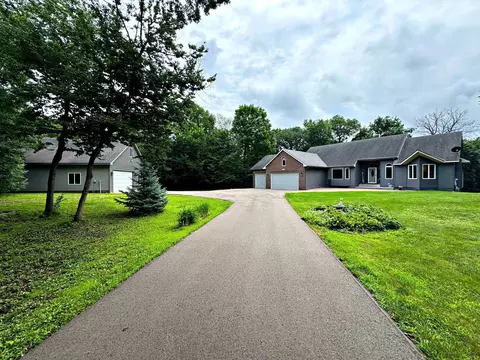 8701 Oak Hill Cir, Prior Lake, MN 55372