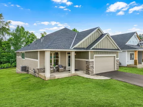 17740 Ellsworth Dr, Lakeville, MN 55044