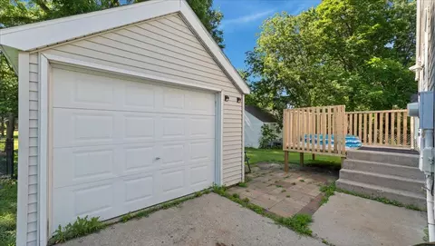 Exterior - 806 8th St SW, Willmar, MN 56201 photo 4 of 7