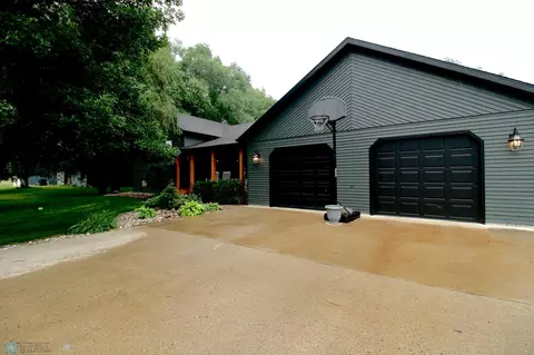 Exterior - 1307 Libra Ln, Fargo, ND 58104 photo 13 of 14