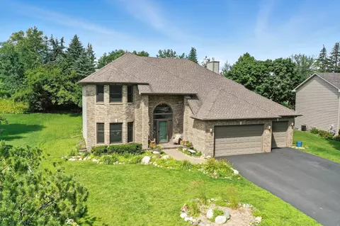 4049 Deerwood Trl, Eagan, MN 55122