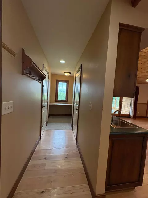 Entry Way - 53030 254th Ave, Plainview, MN 55964 photo 1 of 7
