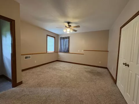 Bedroom - 53030 254th Ave, Plainview, MN 55964 photo 6 of 10