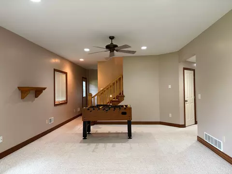 Living - 53030 254th Ave, Plainview, MN 55964 photo 11 of 13