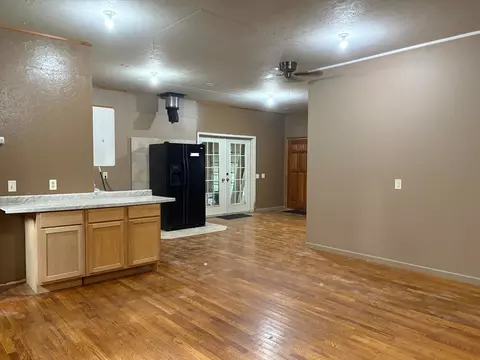 Living - 53030 254th Ave, Plainview, MN 55964 photo 12 of 13