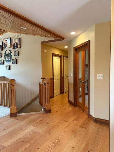Entry Way - 53030 254th Ave, Plainview, MN 55964 photo 5 of 7