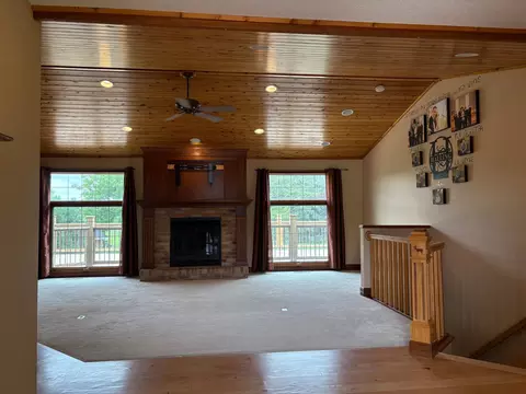 Living - 53030 254th Ave, Plainview, MN 55964 photo 5 of 13