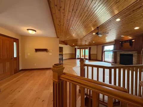 Living - 53030 254th Ave, Plainview, MN 55964 photo 6 of 13