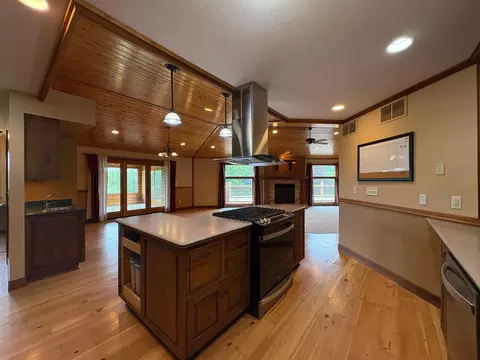 Kitchen - 53030 254th Ave, Plainview, MN 55964 photo 1 of 11