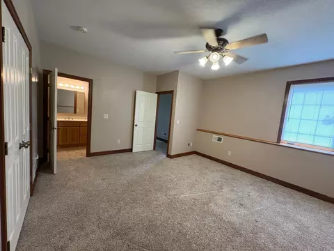 Bedroom - 53030 254th Ave, Plainview, MN 55964 photo 9 of 10
