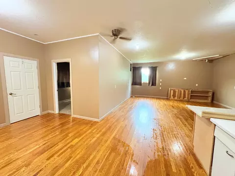 Living - 53030 254th Ave, Plainview, MN 55964 photo 13 of 13