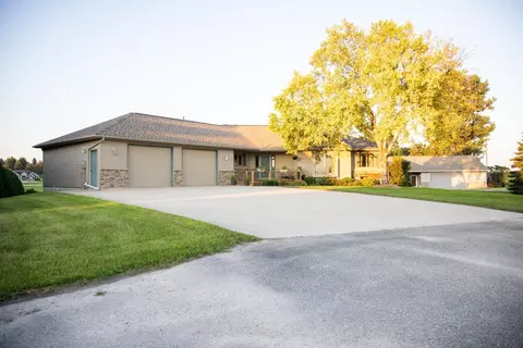 Exterior - 53030 254th Ave, Plainview, MN 55964 photo 11 of 39