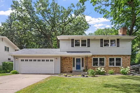 1762 Canyon Ln, New Brighton, MN 55112