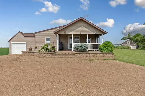 44005 860th St, Lakefield, MN 56150