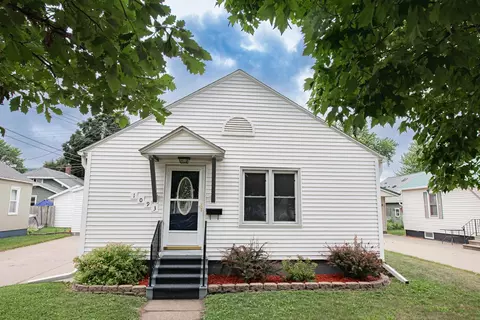 1093 Gale St, Winona, MN 55987