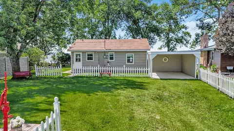 15115 Old Lake Rd, Paynesville, MN 56362