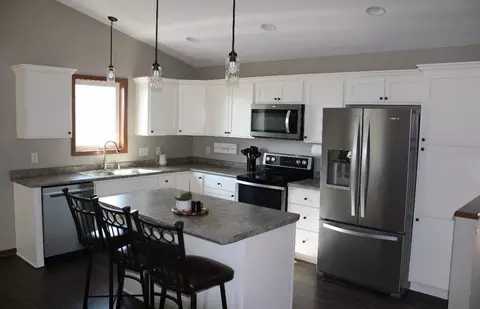 Kitchen - 2007 Pratt Cir, Saint Peter, MN 56082 photo 1 of 2