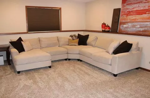 Living - 2007 Pratt Cir, Saint Peter, MN 56082 photo 1 of 1