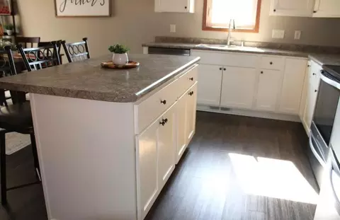 Kitchen - 2007 Pratt Cir, Saint Peter, MN 56082 photo 2 of 2