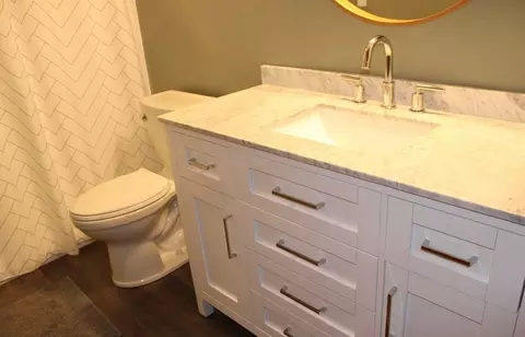 Bath - 2007 Pratt Cir, Saint Peter, MN 56082 photo 2 of 2