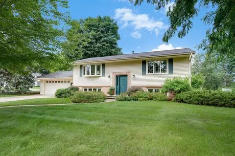 143 Woodcrest Ter, Le Sueur, MN 56058