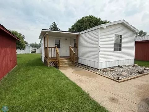 718 2nd St S, Breckenridge, MN 56520