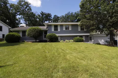 5043 Overlook Cir, Bloomington, MN 55437