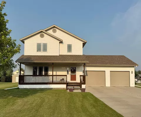 1208 Wendt Dr, Thief River Falls, MN 56701