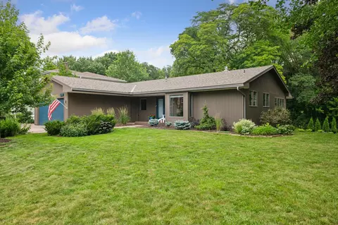 10525 Rich Rd, Bloomington, MN 55437
