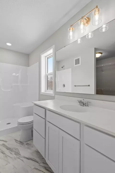 Bath - 2150 Violet Ln, Faribault, MN 55021 photo 2 of 6