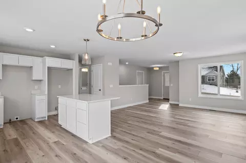 Living - 2150 Violet Ln, Faribault, MN 55021 photo 9 of 12