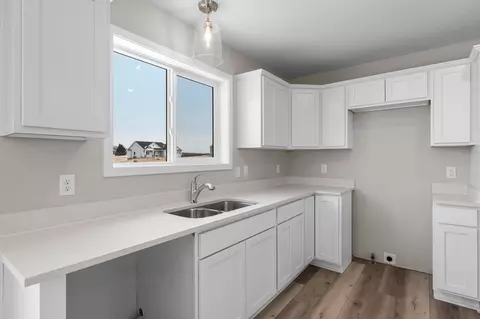 Kitchen - 2150 Violet Ln, Faribault, MN 55021 photo 5 of 5