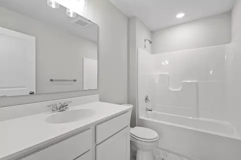 Bath - 2150 Violet Ln, Faribault, MN 55021 photo 3 of 6