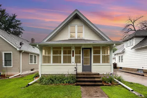 304 8th Ave S, South Saint Paul, MN 55075