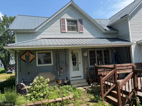 w5168 Lake Road, Greenwood, WI 54437