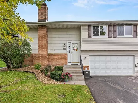 8419 W 97 12 St, Bloomington, MN 55438