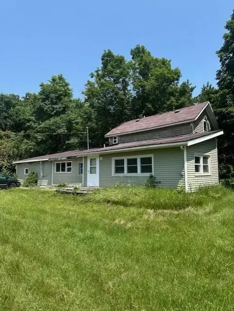 706 5th St SW, Pine Island, MN 55963