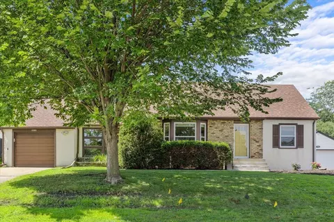 1849 Tatum St, Falcon Heights, MN 55113