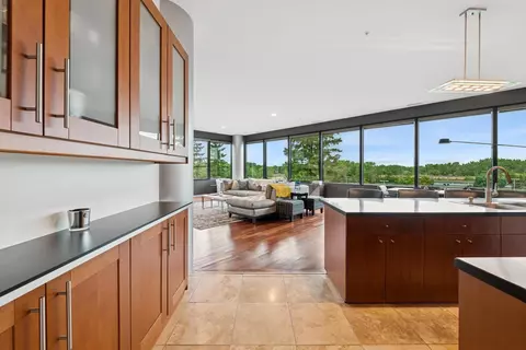 5601 Smetana Dr #317, Minnetonka, MN 55343