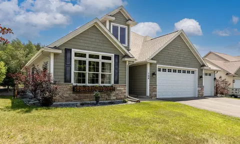 794 Glenmeadow St, River Falls, WI 54022